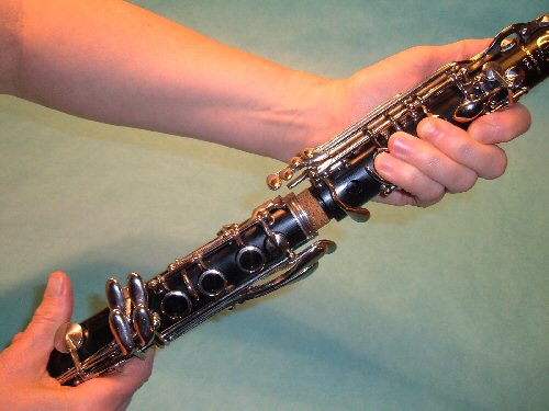 Assembling the first and second joints of the clarinet